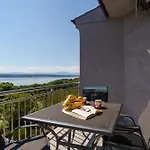 Dora Apartman *