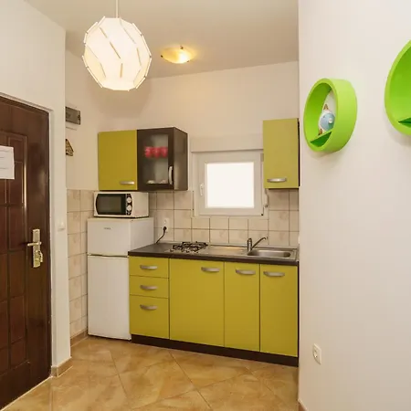 Apartman Dora *