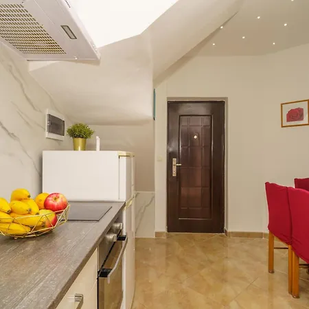 Dora 아파트 드라말리