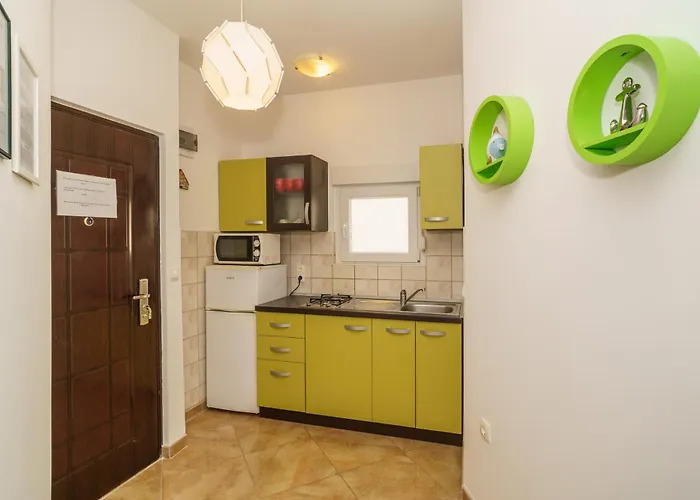 Διαμέρισμα Dora *